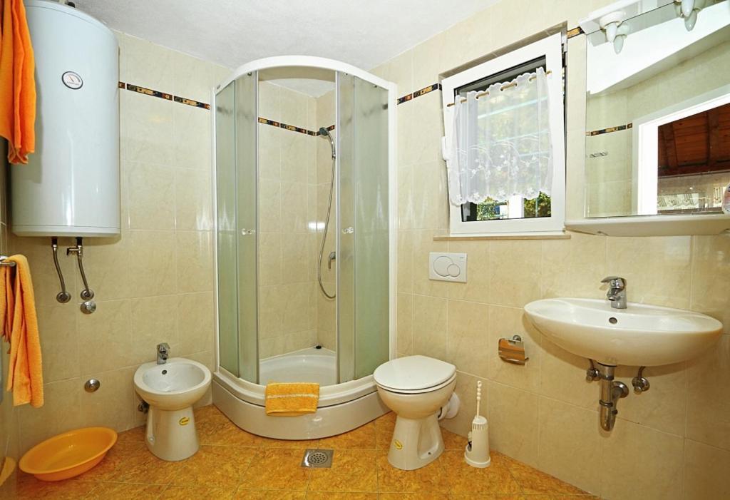 Studio Apartment In Pisak With Seaview, Terrace, Air Condition, Wifi Exterior photo